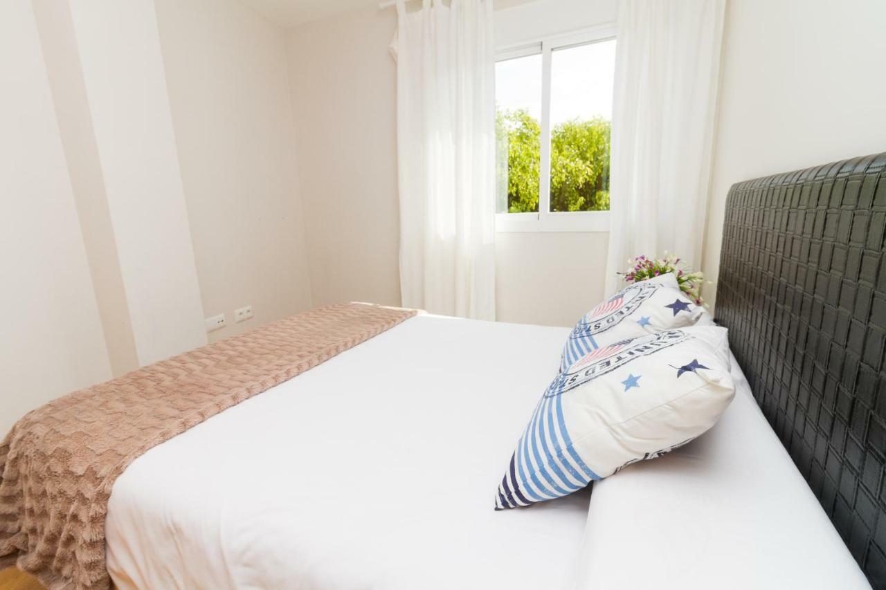 Charming Apartment In Pedregalejo Malaga Exterior photo